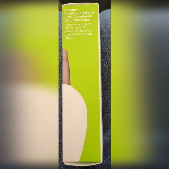 Aveeno Positively Radiant Ckear Complexion Daily Moisturizer - Picture 5 of 5
